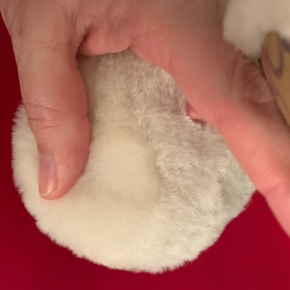 Ugg Shearling Sheepskin Ear Muffs - Picture 7 of 9